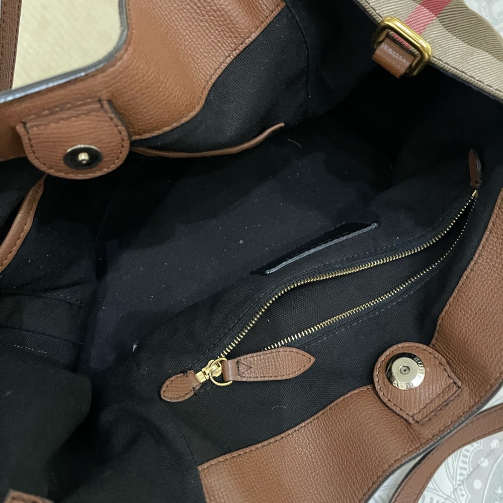 Burberry handbag - Picture 5 of 6